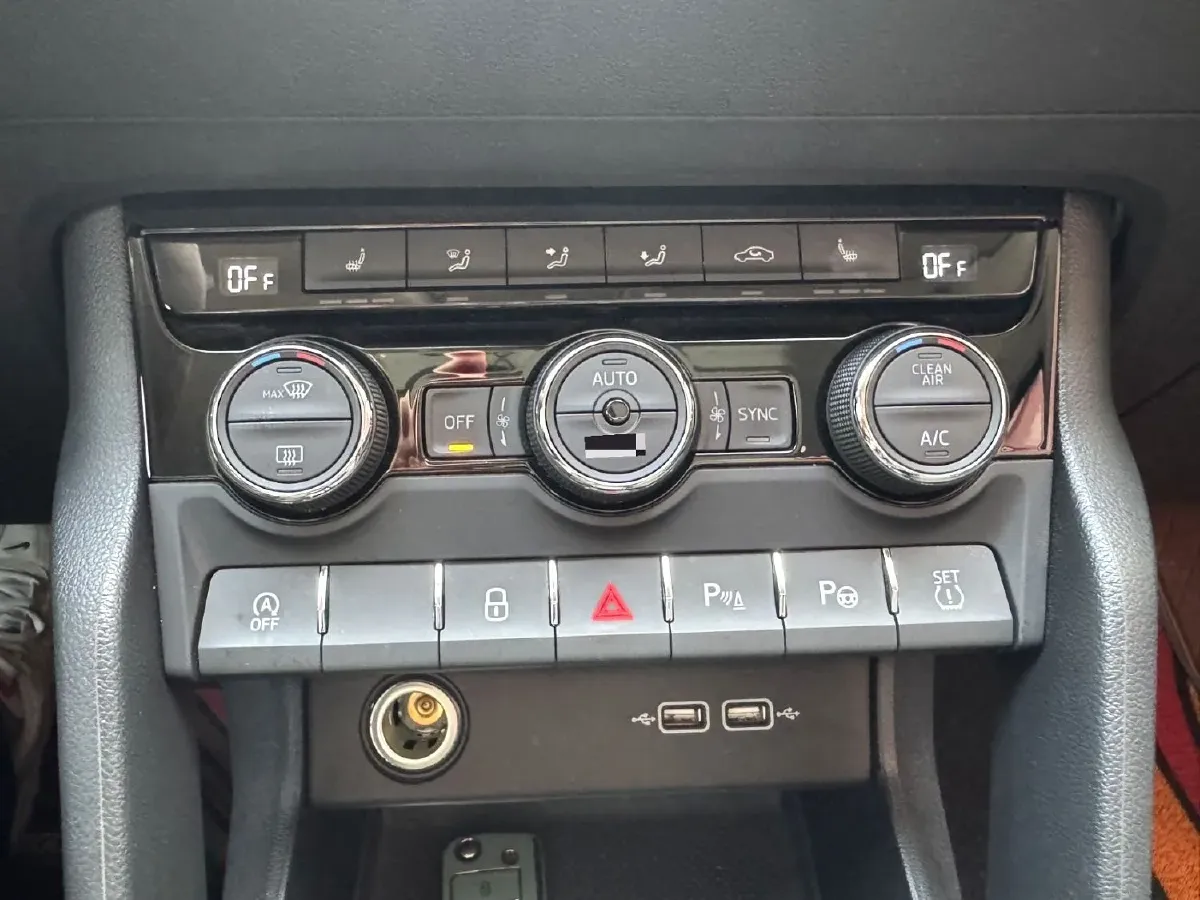 2021 Skoda Karoq 1.4T 150HP L4 7DCT,autocango,china used car exporter,china ev exporter,chinese used car exporter,chinese used ev exporter