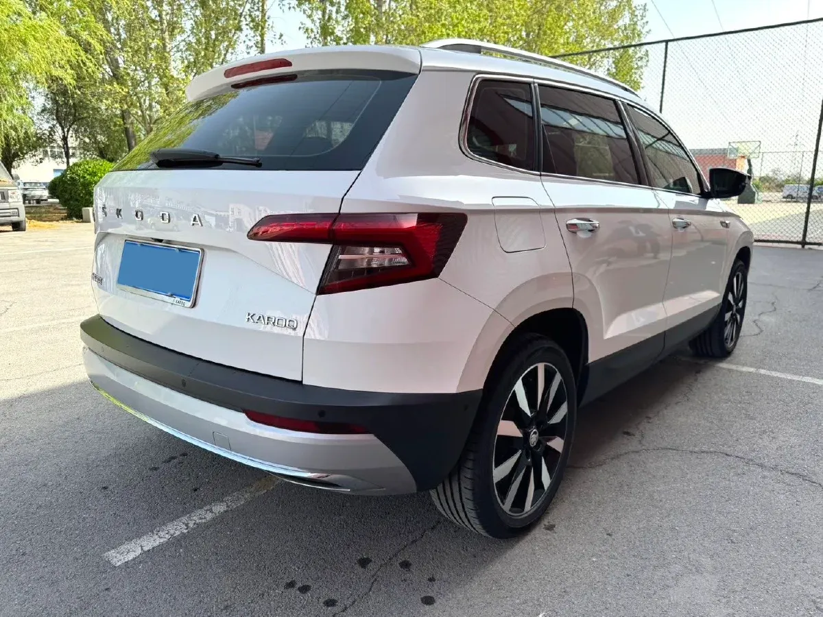 2021 Skoda Karoq 1.4T 150HP L4 7DCT,autocango,china used car exporter,china ev exporter,chinese used car exporter,chinese used ev exporter