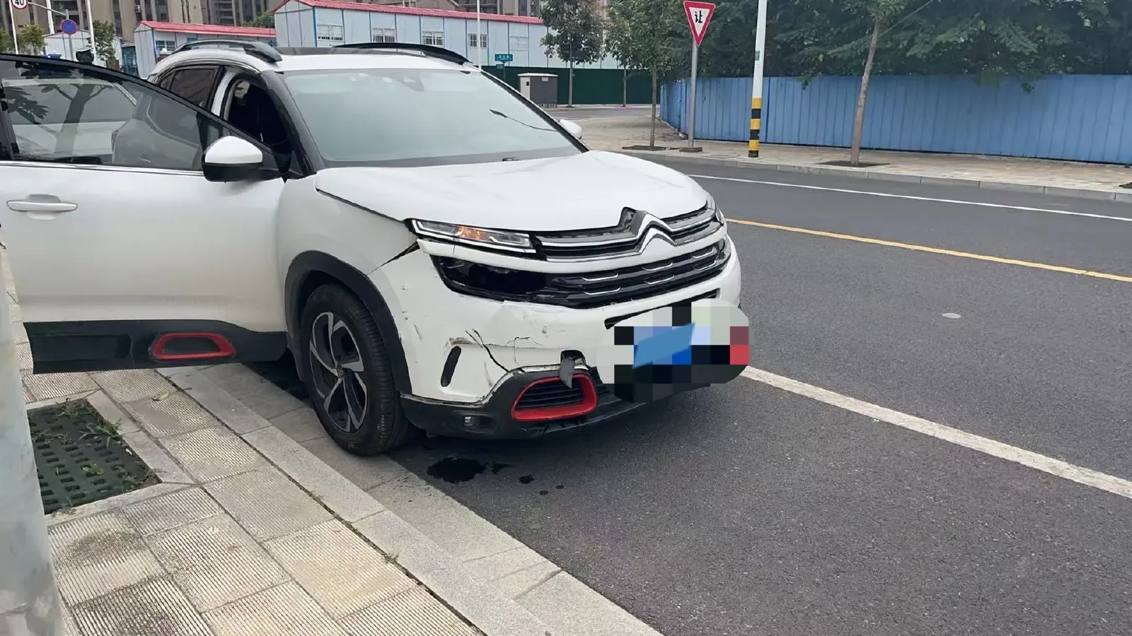 2019 Citroen C5 Aircross 1.6T 167HP L4 6AT,autocango,china used car exporter,china ev exporter,chinese used car exporter,chinese used ev exporter