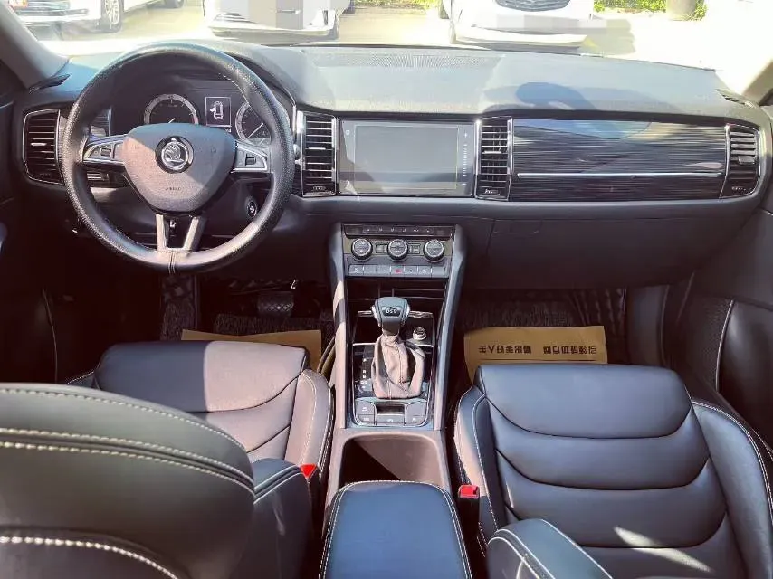 2018 Skoda Kodiak 1.8T 180HP L4 7DCT,autocango,china used car exporter,china ev exporter,chinese used car exporter,chinese used ev exporter