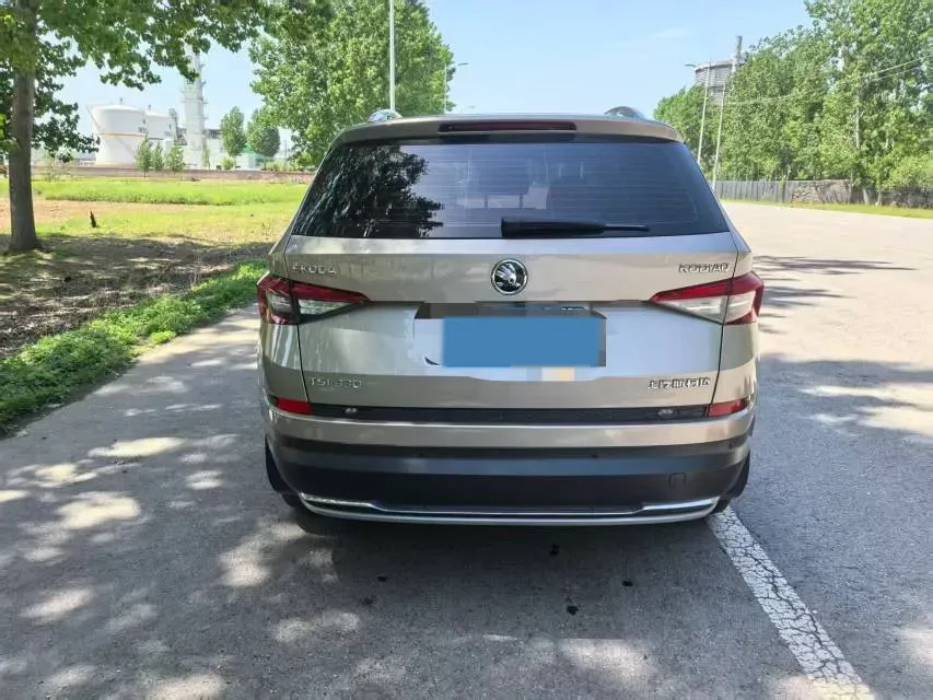 2018 Skoda Kodiak 1.8T 180HP L4 7DCT,autocango,china used car exporter,china ev exporter,chinese used car exporter,chinese used ev exporter