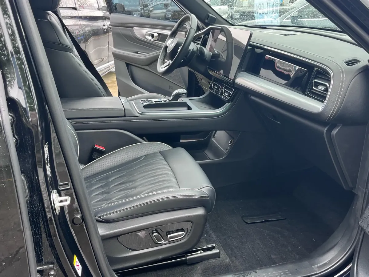 2022 GAC Trumpchi GS8 2.0T 252HP L4 8AT,autocango,china used car exporter,china ev exporter,chinese used car exporter,chinese used ev exporter