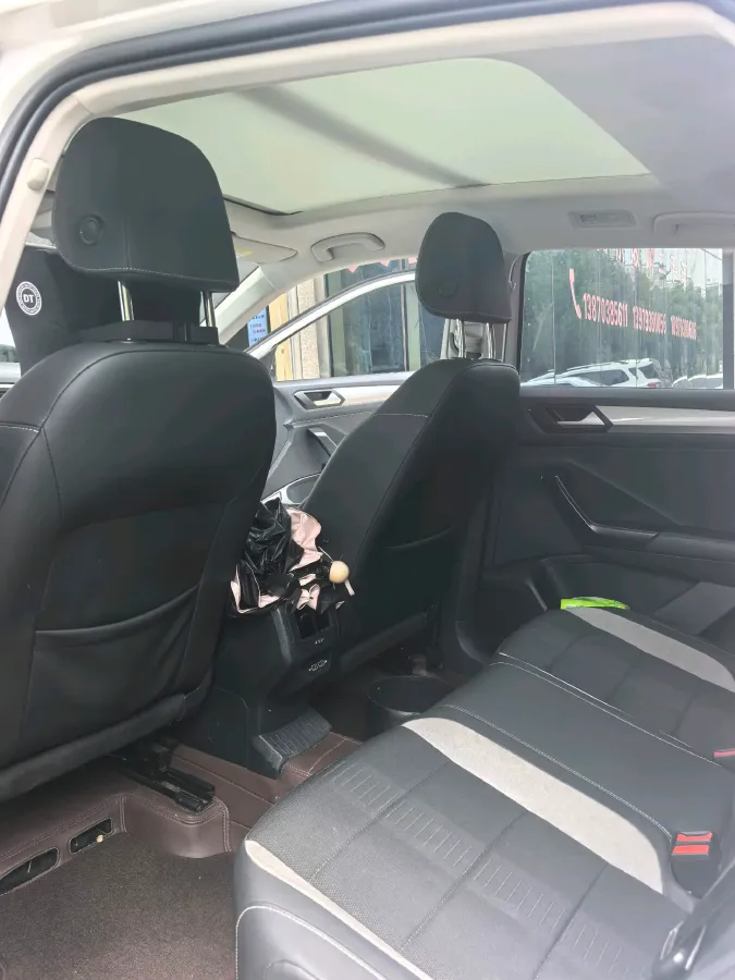 2022 Volkswagen T-Roc 1.4T 150HP L4 7DCT,autocango,china used car exporter,china ev exporter,chinese used car exporter,chinese used ev exporter