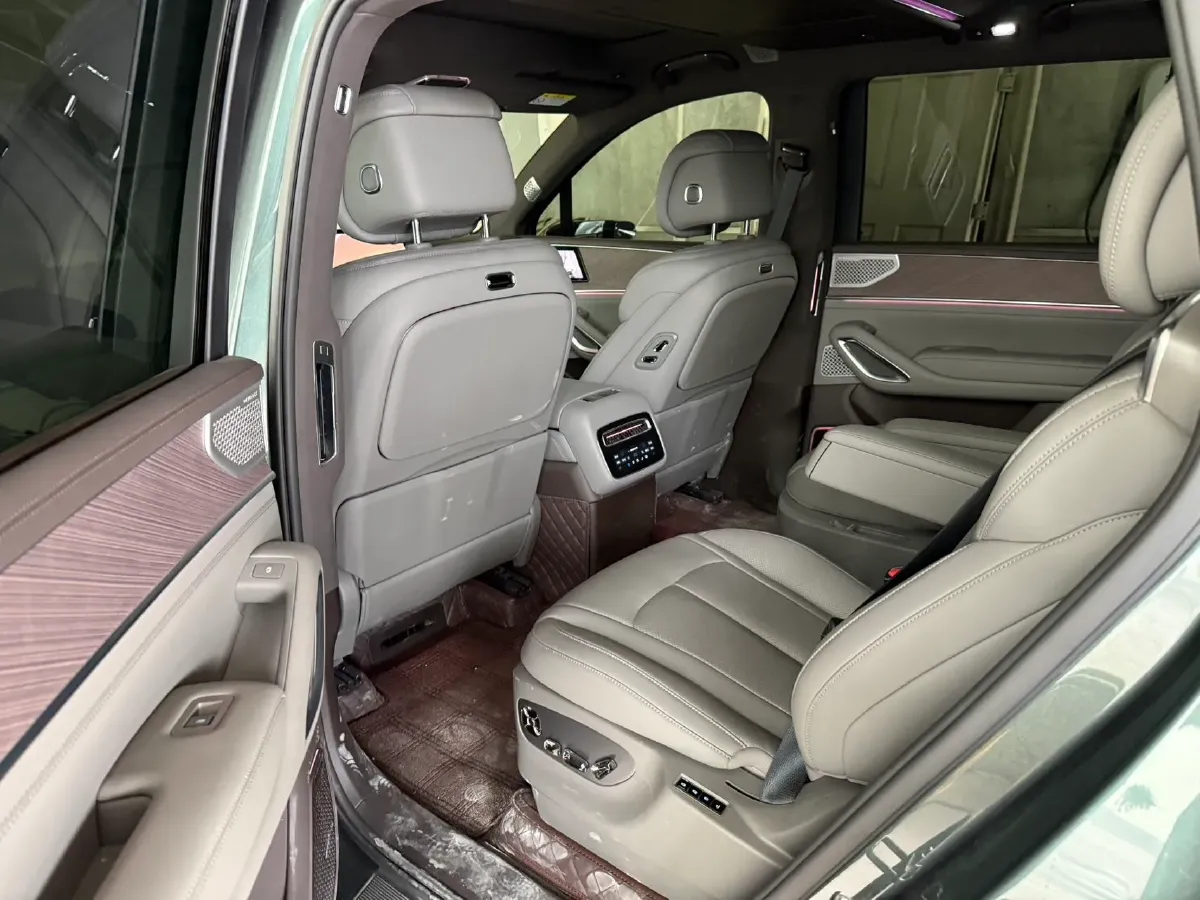 2026 Denza DenzaN9 2.0T 207HP L4 E-CVT PHEV,autocango,china used car exporter,china ev exporter,chinese used car exporter,chinese used ev exporter