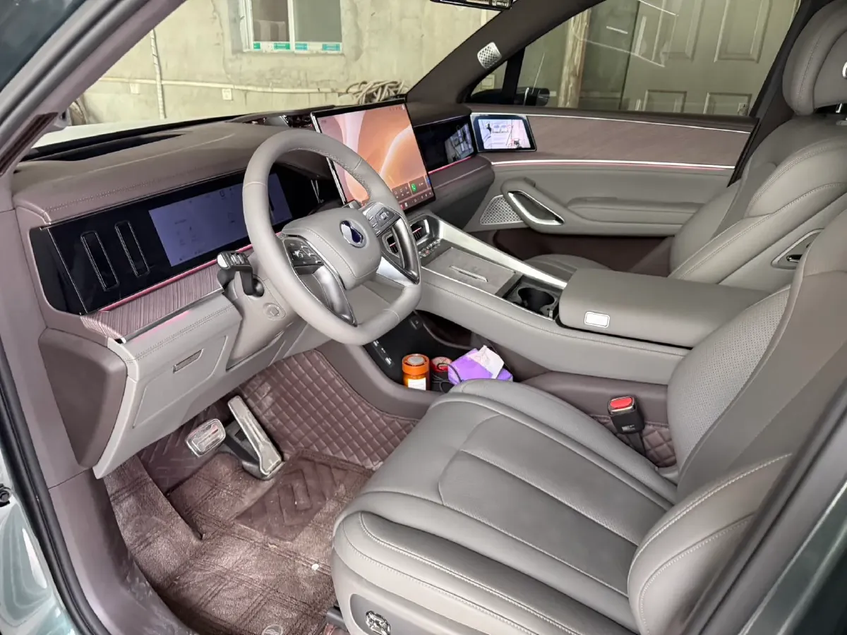 2026 Denza DenzaN9 2.0T 207HP L4 E-CVT PHEV,autocango,china used car exporter,china ev exporter,chinese used car exporter,chinese used ev exporter