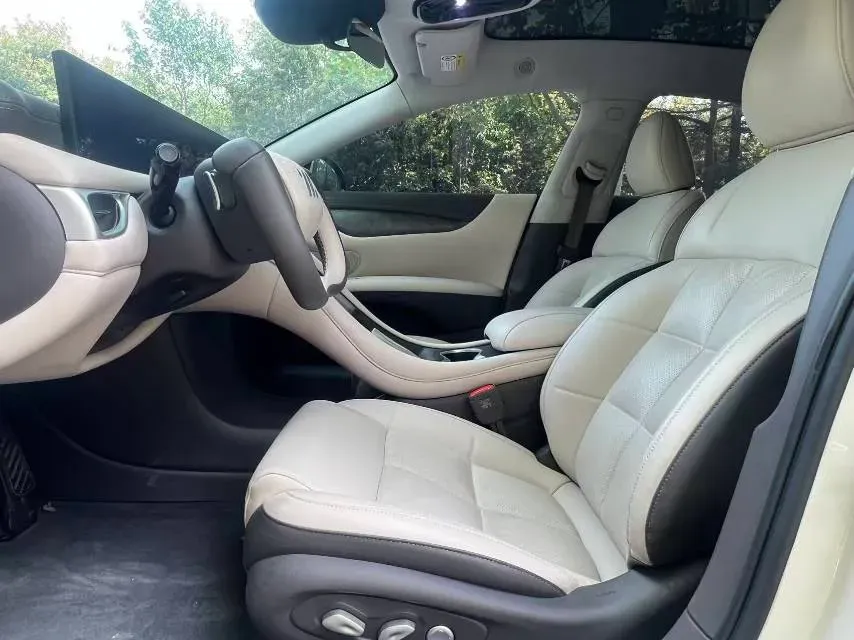 2024 IM L6 BEV 83KWH,autocango,china used car exporter,china ev exporter,chinese used car exporter,chinese used ev exporter