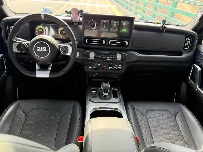 2024 212 212 T01 2.0T 252HP L4 8AT,autocango,china used car exporter,china ev exporter,chinese used car exporter,chinese used ev exporter