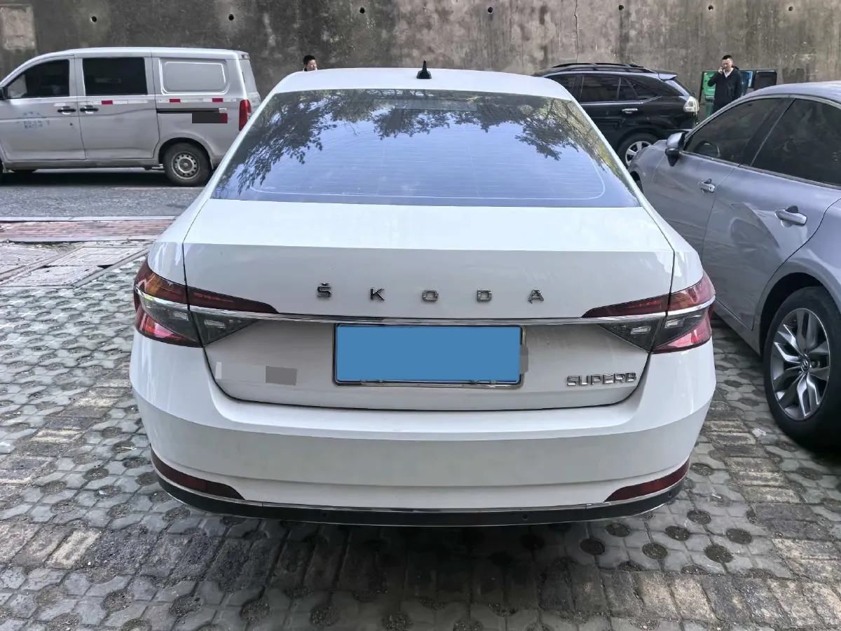 2023 Skoda Superb 1.4T 150HP L4 7DCT,autocango,china used car exporter,china ev exporter,chinese used car exporter,chinese used ev exporter