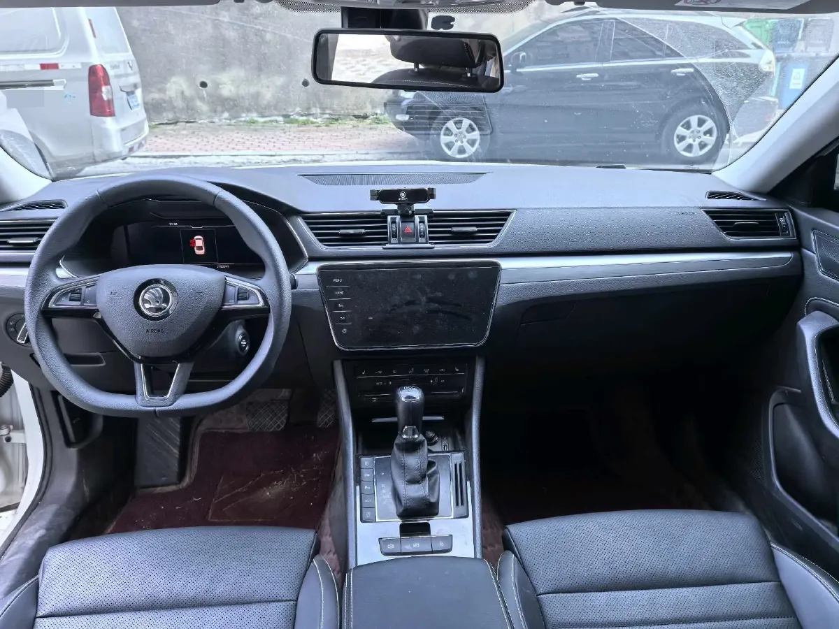 2023 Skoda Superb 1.4T 150HP L4 7DCT,autocango,china used car exporter,china ev exporter,chinese used car exporter,chinese used ev exporter