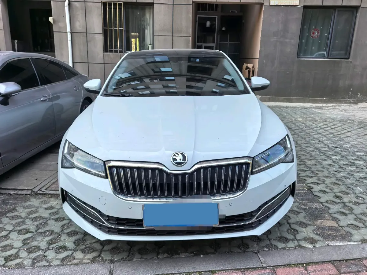 2023 Skoda Superb 1.4T 150HP L4 7DCT,autocango,china used car exporter,china ev exporter,chinese used car exporter,chinese used ev exporter