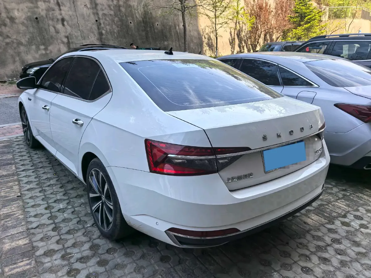 2023 Skoda Superb 1.4T 150HP L4 7DCT,autocango,china used car exporter,china ev exporter,chinese used car exporter,chinese used ev exporter