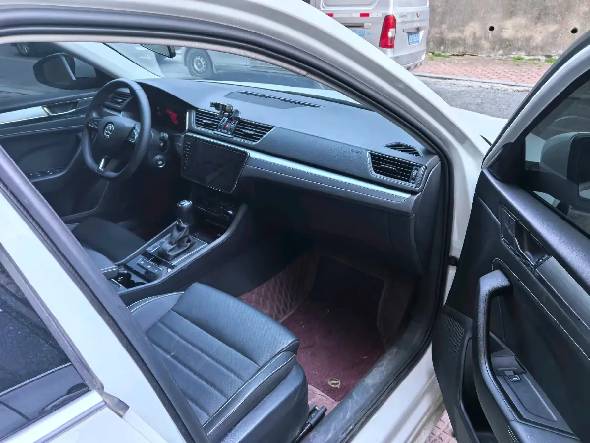 2023 Skoda Superb 1.4T 150HP L4 7DCT,autocango,china used car exporter,china ev exporter,chinese used car exporter,chinese used ev exporter