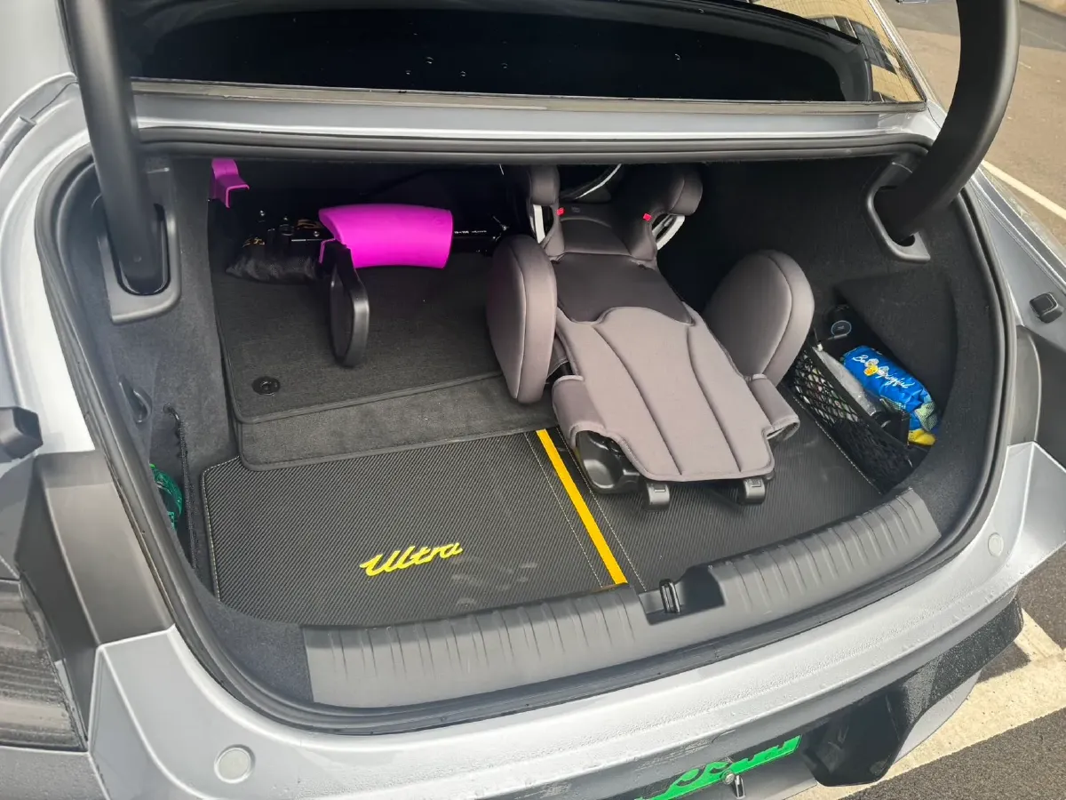 2025 MI SU7 Ultra BEV 93.7KWH,autocango,china used car exporter,china ev exporter,chinese used car exporter,chinese used ev exporter