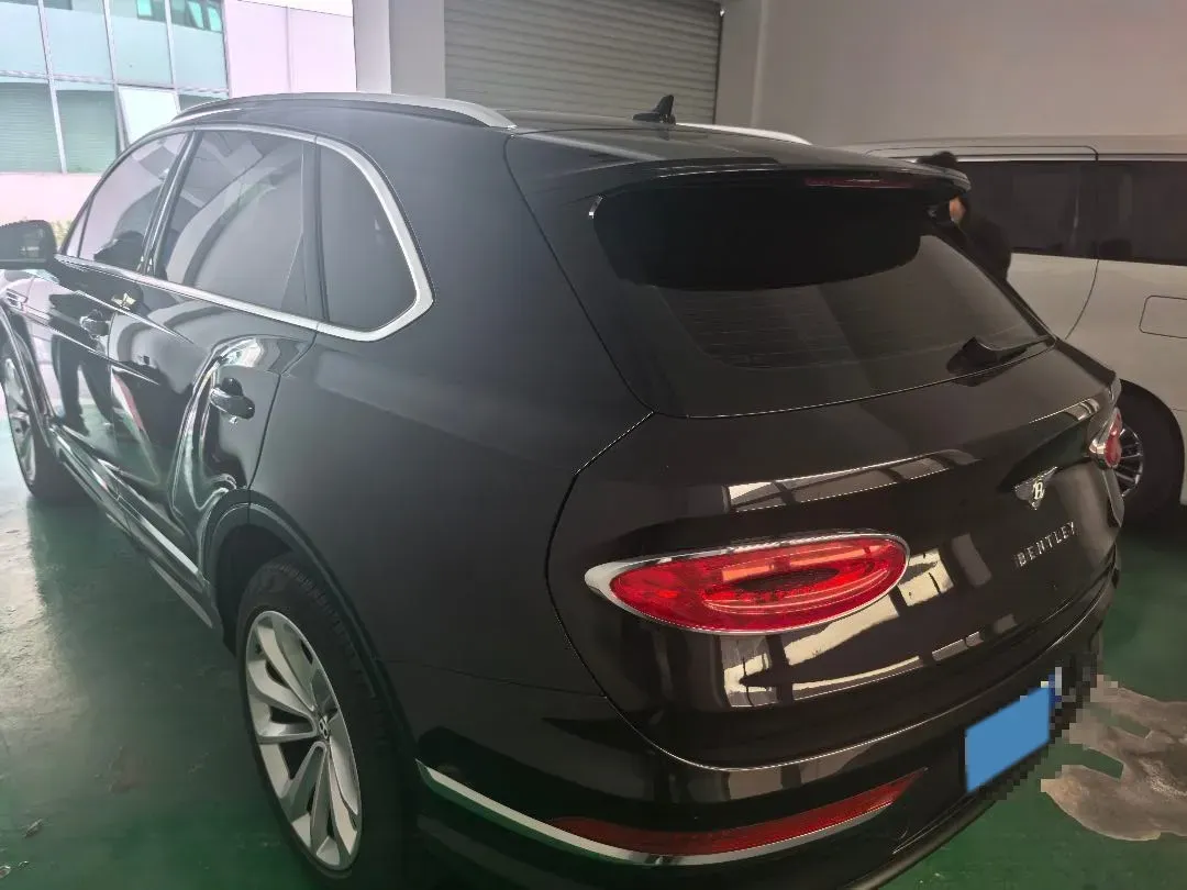2021 Bentley Bentayga 4.0T 550HP V8 8AT,autocango,china used car exporter,china ev exporter,chinese used car exporter,chinese used ev exporter