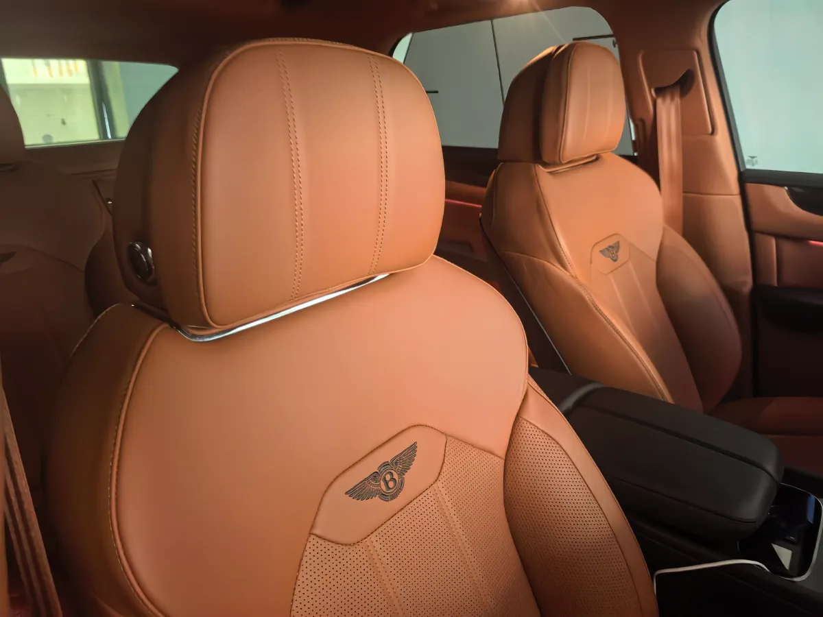 2021 Bentley Bentayga 4.0T 550HP V8 8AT,autocango,china used car exporter,china ev exporter,chinese used car exporter,chinese used ev exporter