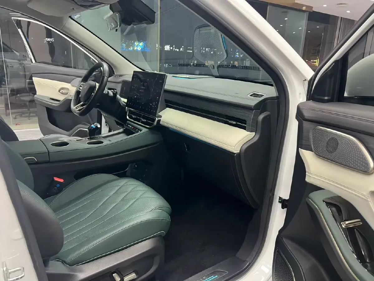 2023 Chery Tiggo 9 2.0T 261HP L4 8AT,autocango,china used car exporter,china ev exporter,chinese used car exporter,chinese used ev exporter