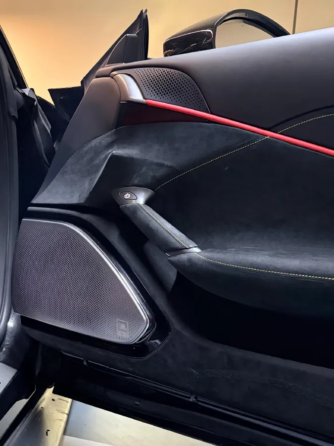 2020 Ferrari Roma 3.9T 620HP V8 8DCT,autocango,china used car exporter,china ev exporter,chinese used car exporter,chinese used ev exporter