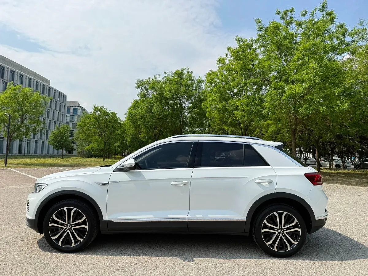 2021 Volkswagen T-Roc 1.4T 150HP L4 7DCT,autocango,china used car exporter,china ev exporter,chinese used car exporter,chinese used ev exporter