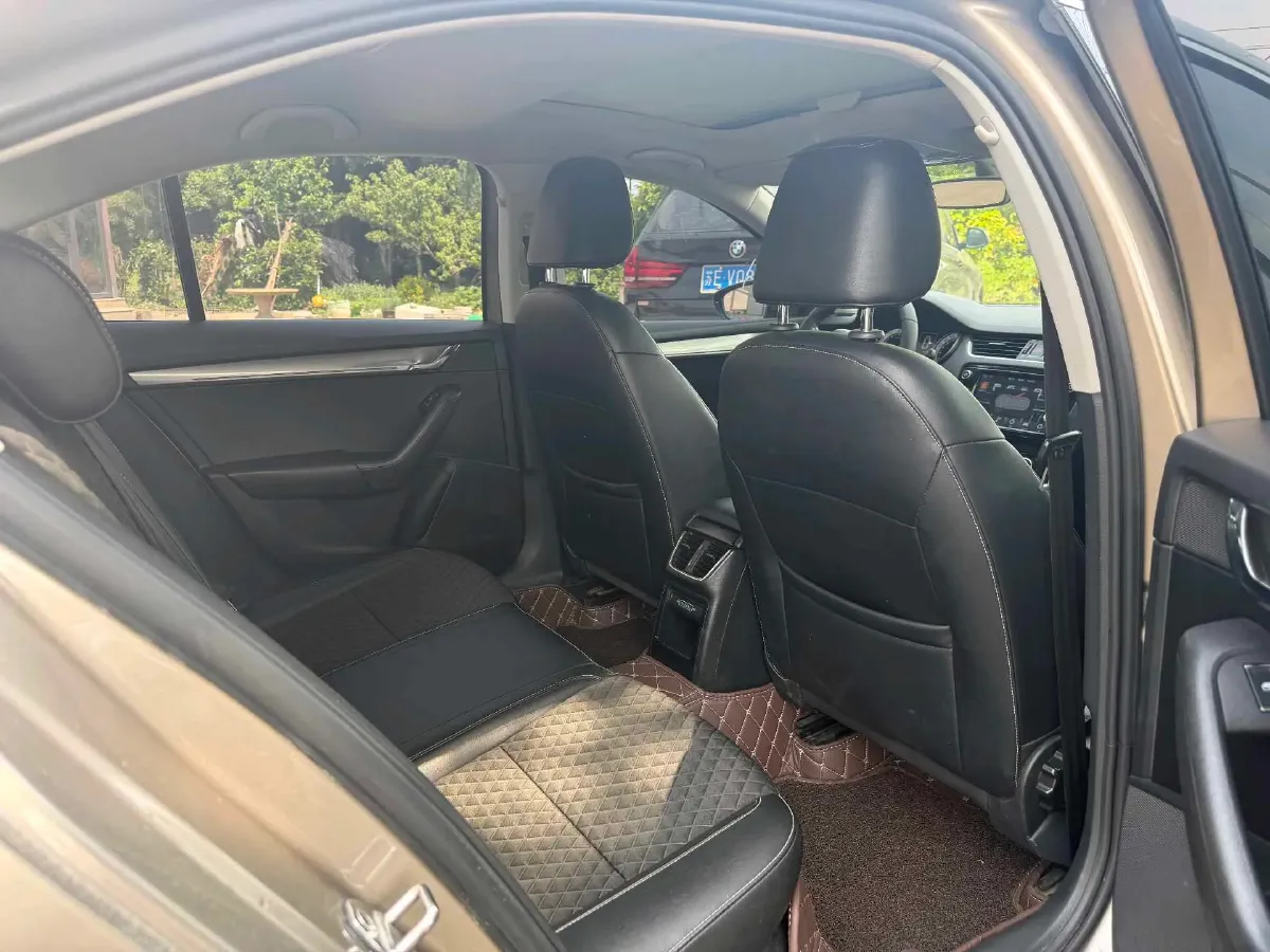 2018 Skoda Octavia 1.2T 116HP L4 7DCT,autocango,china used car exporter,china ev exporter,chinese used car exporter,chinese used ev exporter