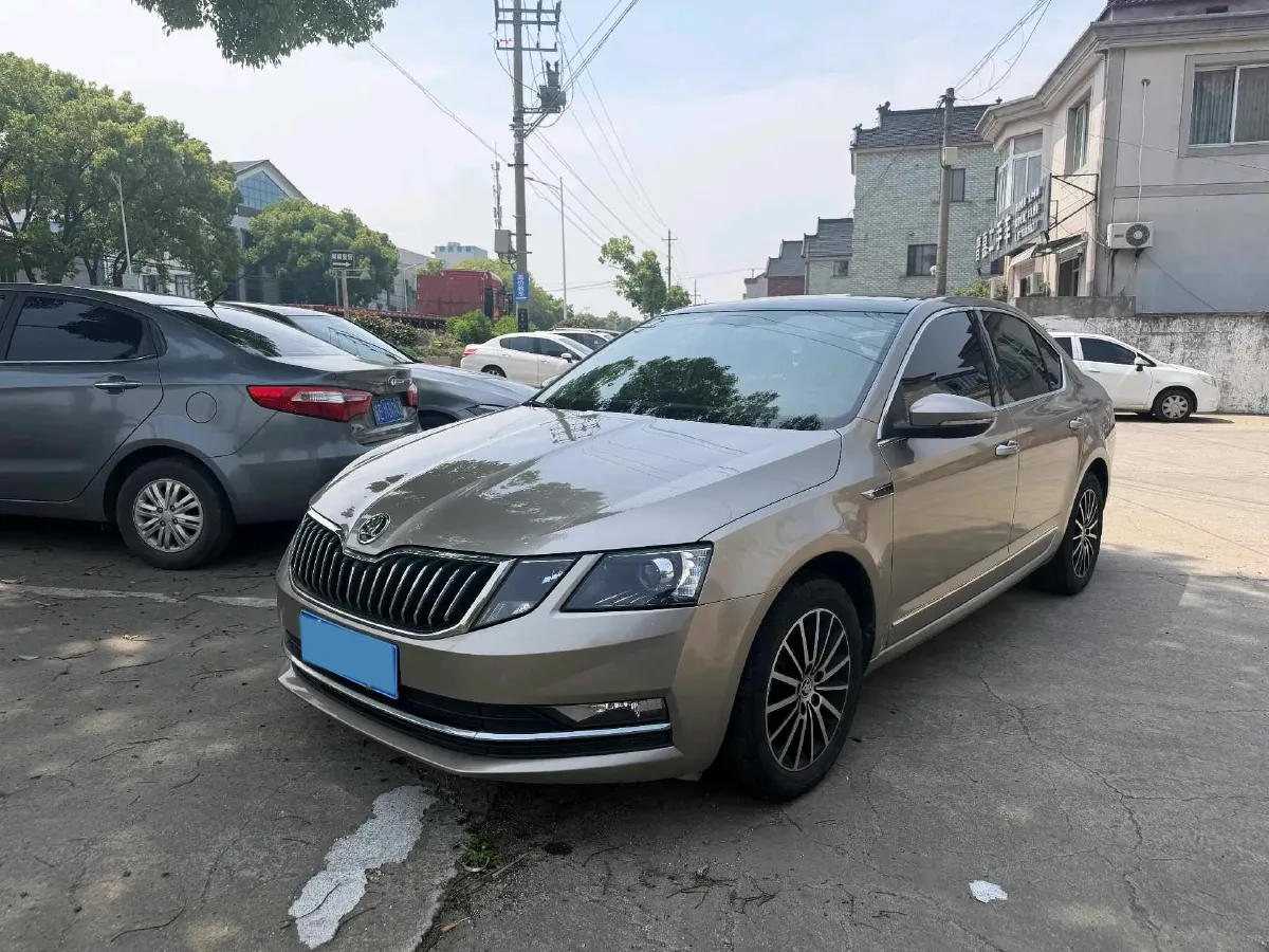 2018 Skoda Octavia 1.2T 116HP L4 7DCT,autocango,china used car exporter,china ev exporter,chinese used car exporter,chinese used ev exporter