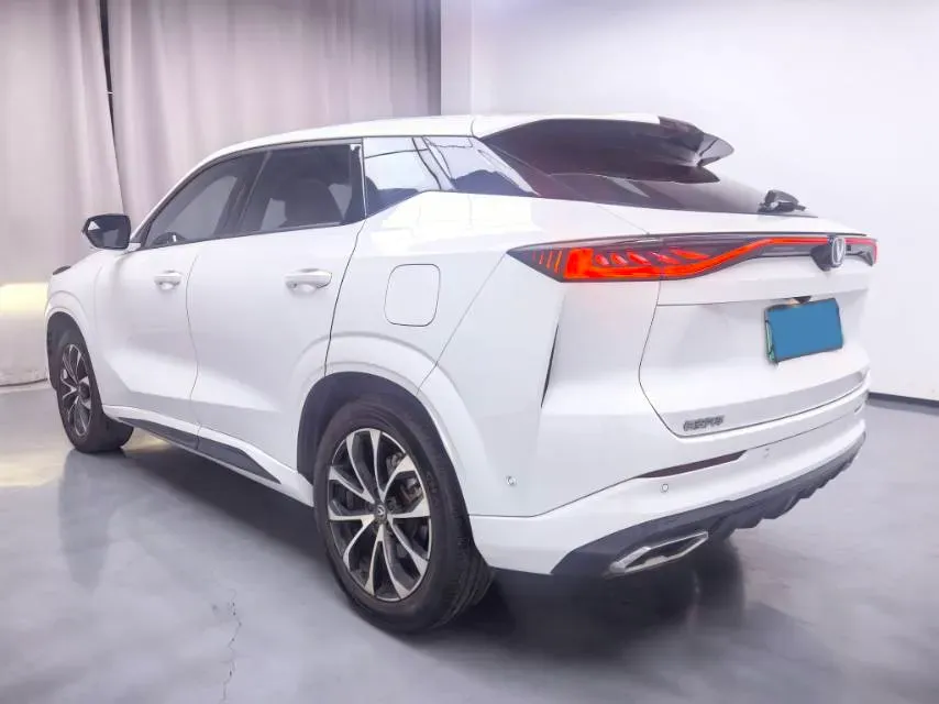 2024 ChangAn UNI-Z 1.5L 98HP L4 E-CVT PHEV 18.4KWH,autocango,china used car exporter,china ev exporter,chinese used car exporter,chinese used ev exporter