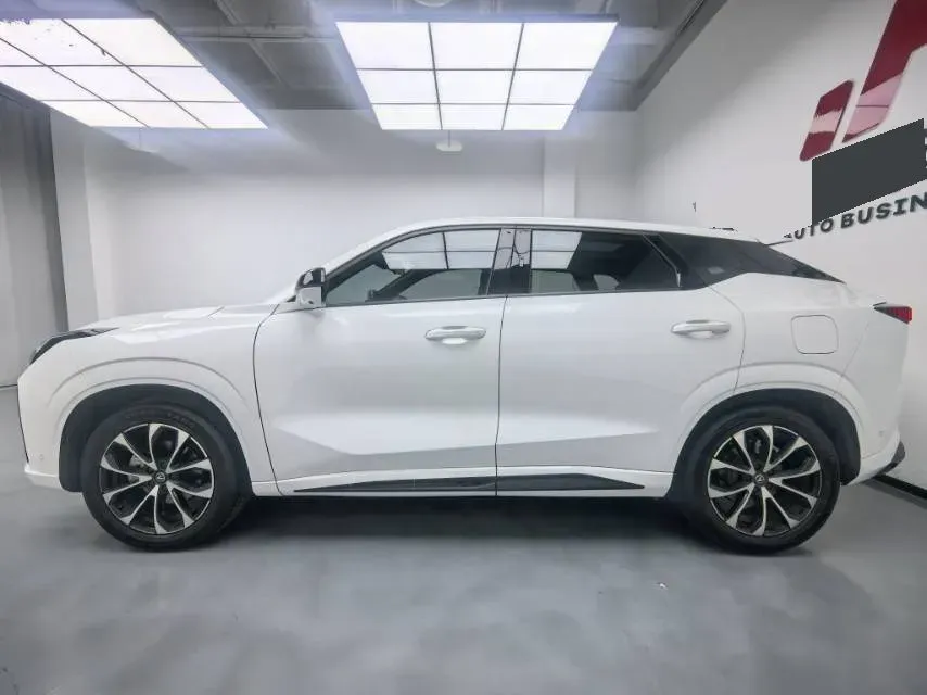 2024 ChangAn UNI-Z 1.5L 98HP L4 E-CVT PHEV 18.4KWH,autocango,china used car exporter,china ev exporter,chinese used car exporter,chinese used ev exporter