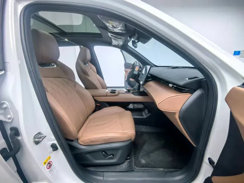 2024 ChangAn UNI-Z 1.5L 98HP L4 E-CVT PHEV 18.4KWH,autocango,china used car exporter,china ev exporter,chinese used car exporter,chinese used ev exporter