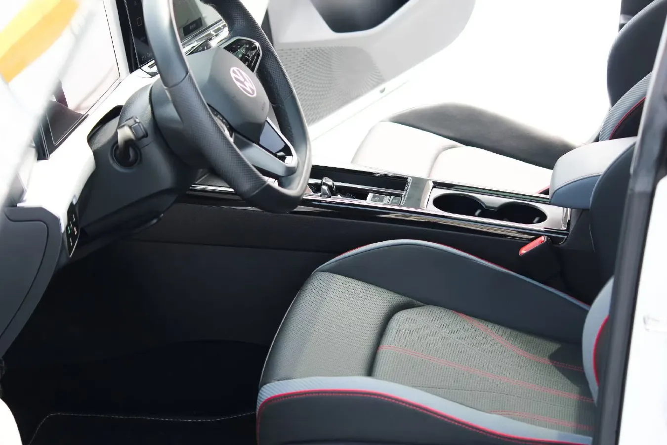 2023 Volkswagen Lamando 1.4T 150HP L4 7DCT,autocango,china used car exporter,china ev exporter,chinese used car exporter,chinese used ev exporter