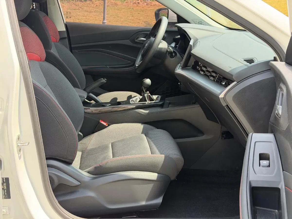 2023 MG 5 1.5L 129HP L4 5MT,autocango,china used car exporter,china ev exporter,chinese used car exporter,chinese used ev exporter