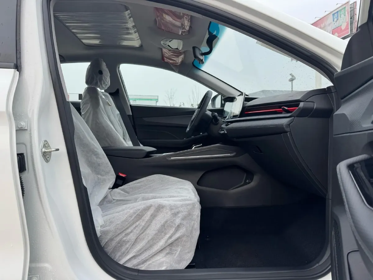 2024 Geely Binray 1.5T 181HP L4 7DCT,autocango,china used car exporter,china ev exporter,chinese used car exporter,chinese used ev exporter