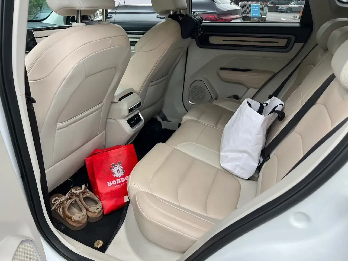 2023 Geely ICON 1.5T 181HP L4 7DCT,autocango,china used car exporter,china ev exporter,chinese used car exporter,chinese used ev exporter