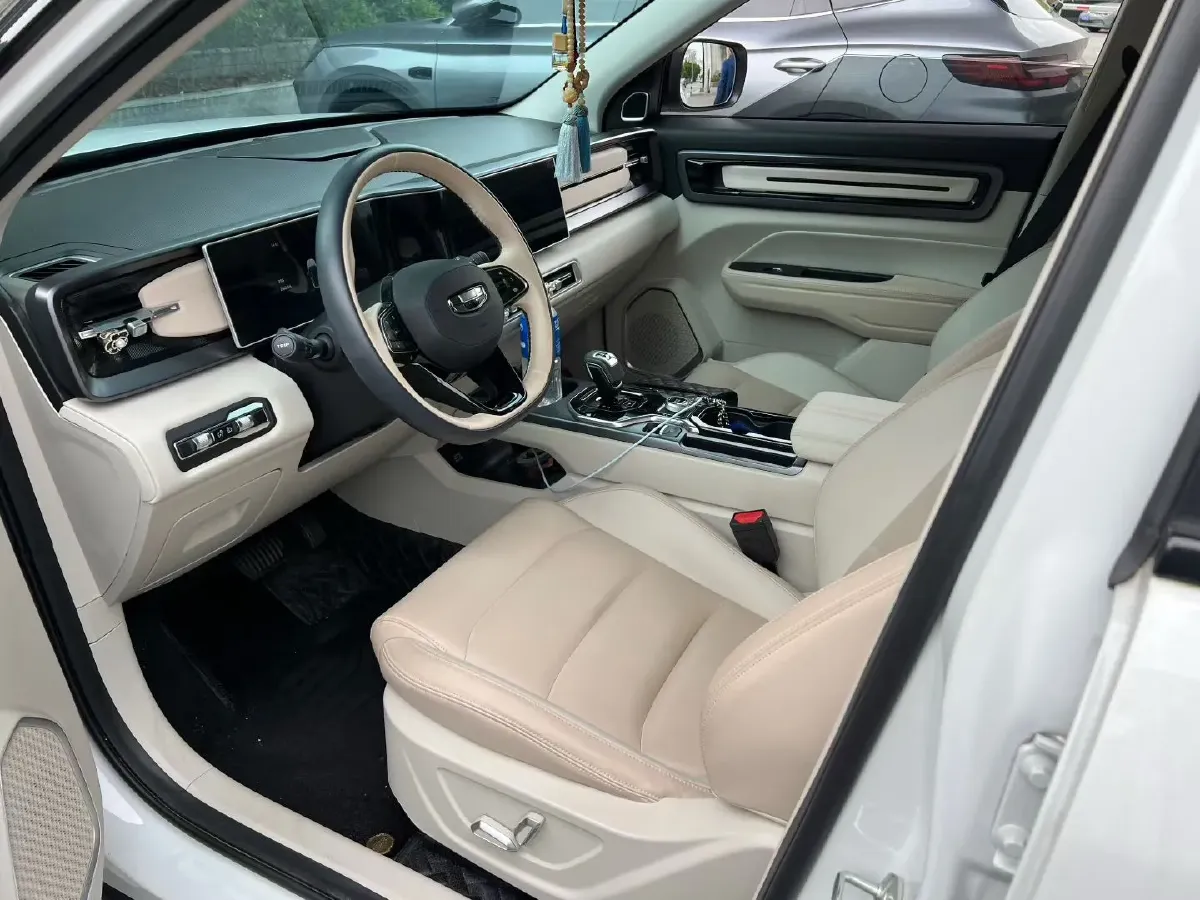 2023 Geely ICON 1.5T 181HP L4 7DCT,autocango,china used car exporter,china ev exporter,chinese used car exporter,chinese used ev exporter