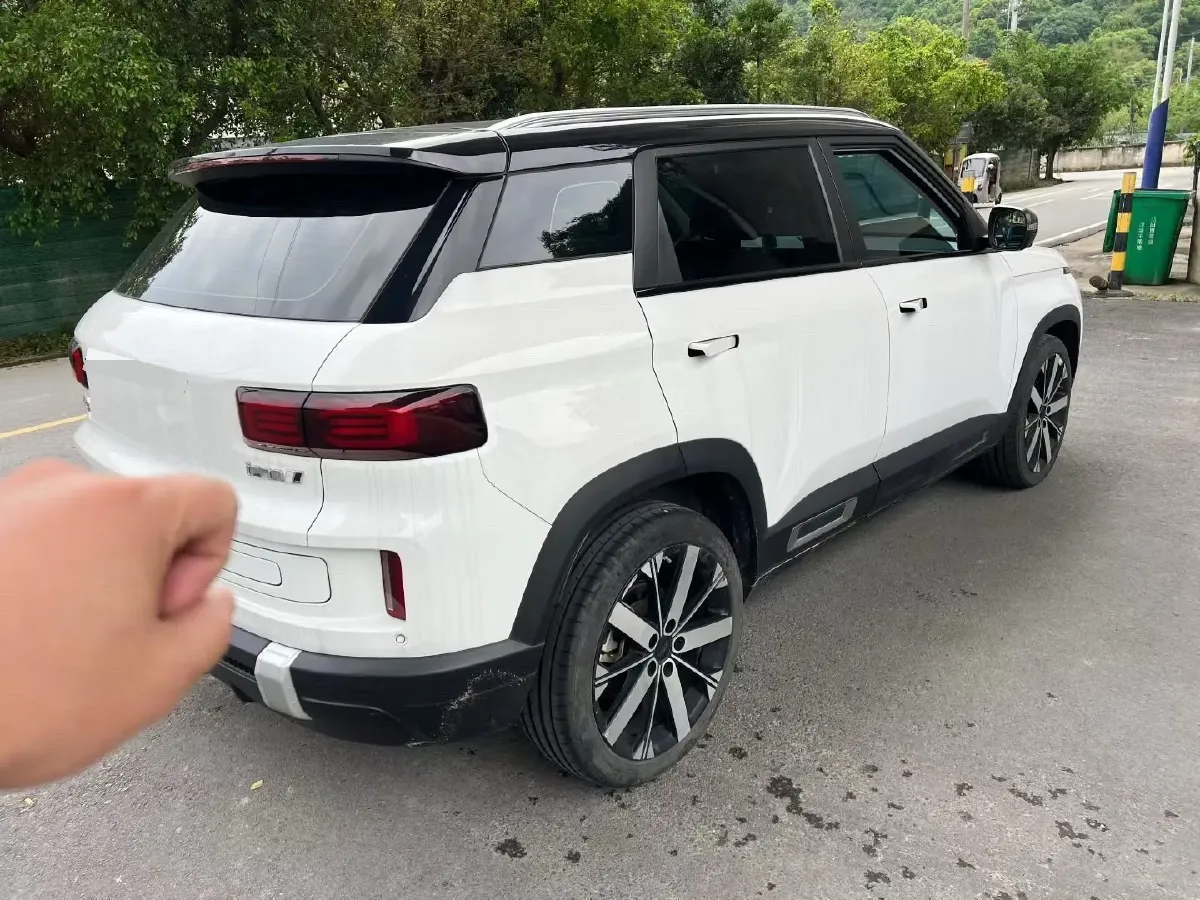 2023 Geely ICON 1.5T 181HP L4 7DCT,autocango,china used car exporter,china ev exporter,chinese used car exporter,chinese used ev exporter