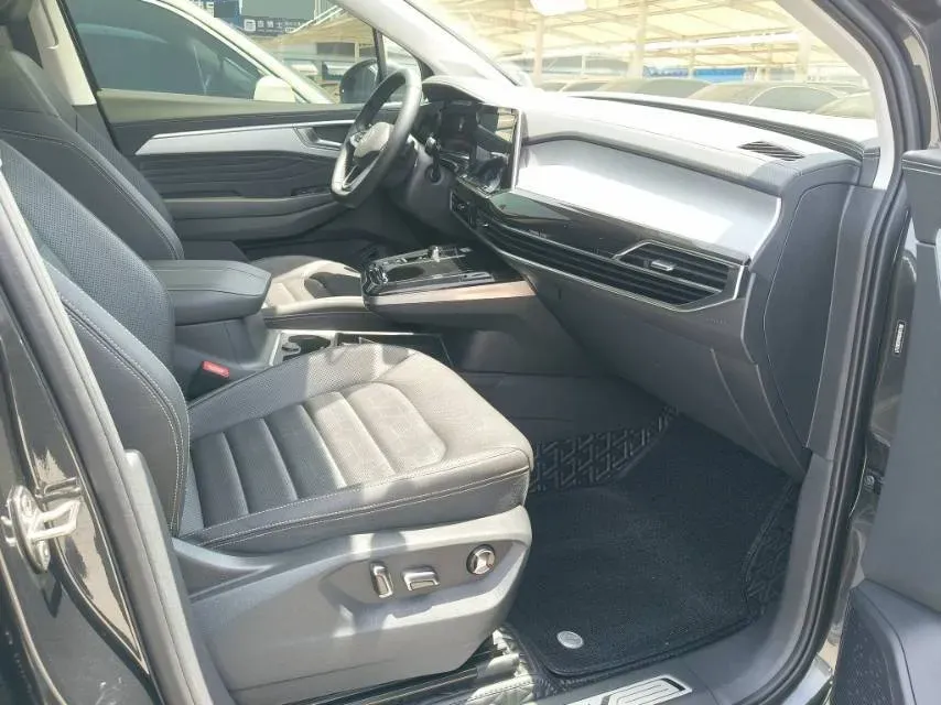 2021 Volkswagen Talagon 2.0T 220HP L4 7DCT,autocango,china used car exporter,china ev exporter,chinese used car exporter,chinese used ev exporter