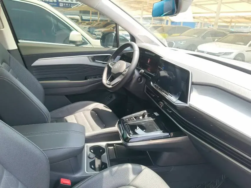 2021 Volkswagen Talagon 2.0T 220HP L4 7DCT,autocango,china used car exporter,china ev exporter,chinese used car exporter,chinese used ev exporter