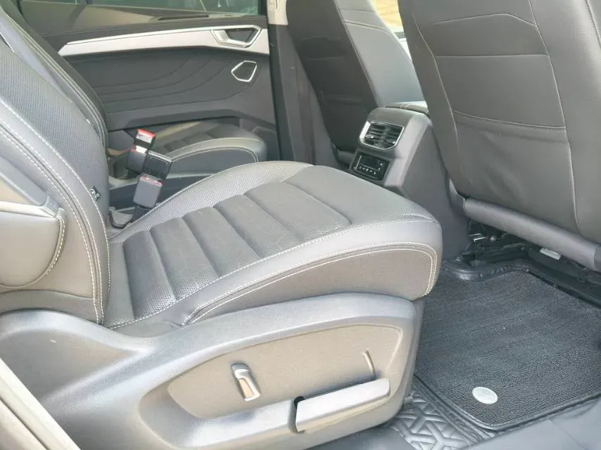 2021 Volkswagen Talagon 2.0T 220HP L4 7DCT,autocango,china used car exporter,china ev exporter,chinese used car exporter,chinese used ev exporter