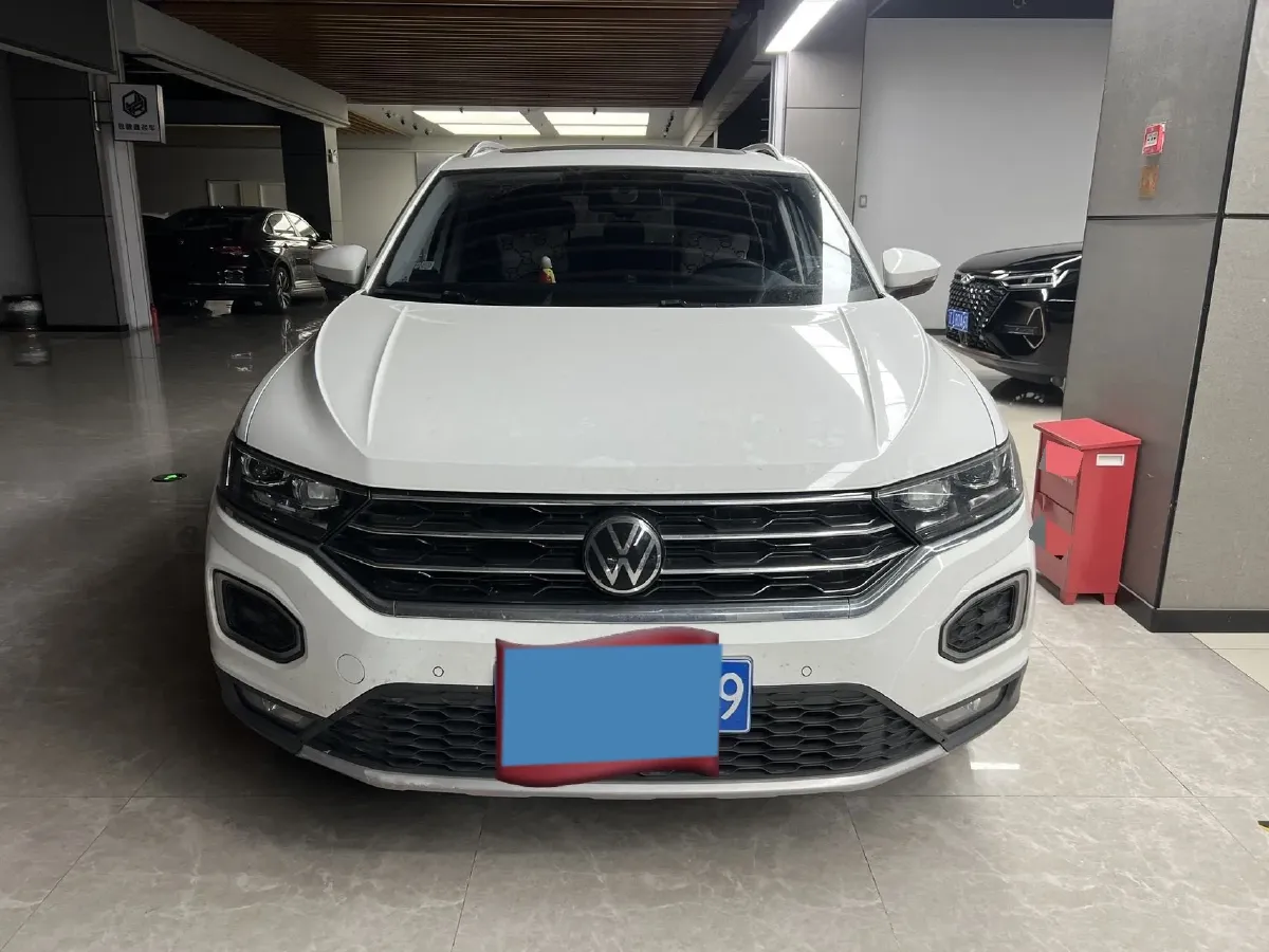 2022 Volkswagen T-Roc 1.4T 150HP L4 7DCT,autocango,china used car exporter,china ev exporter,chinese used car exporter,chinese used ev exporter