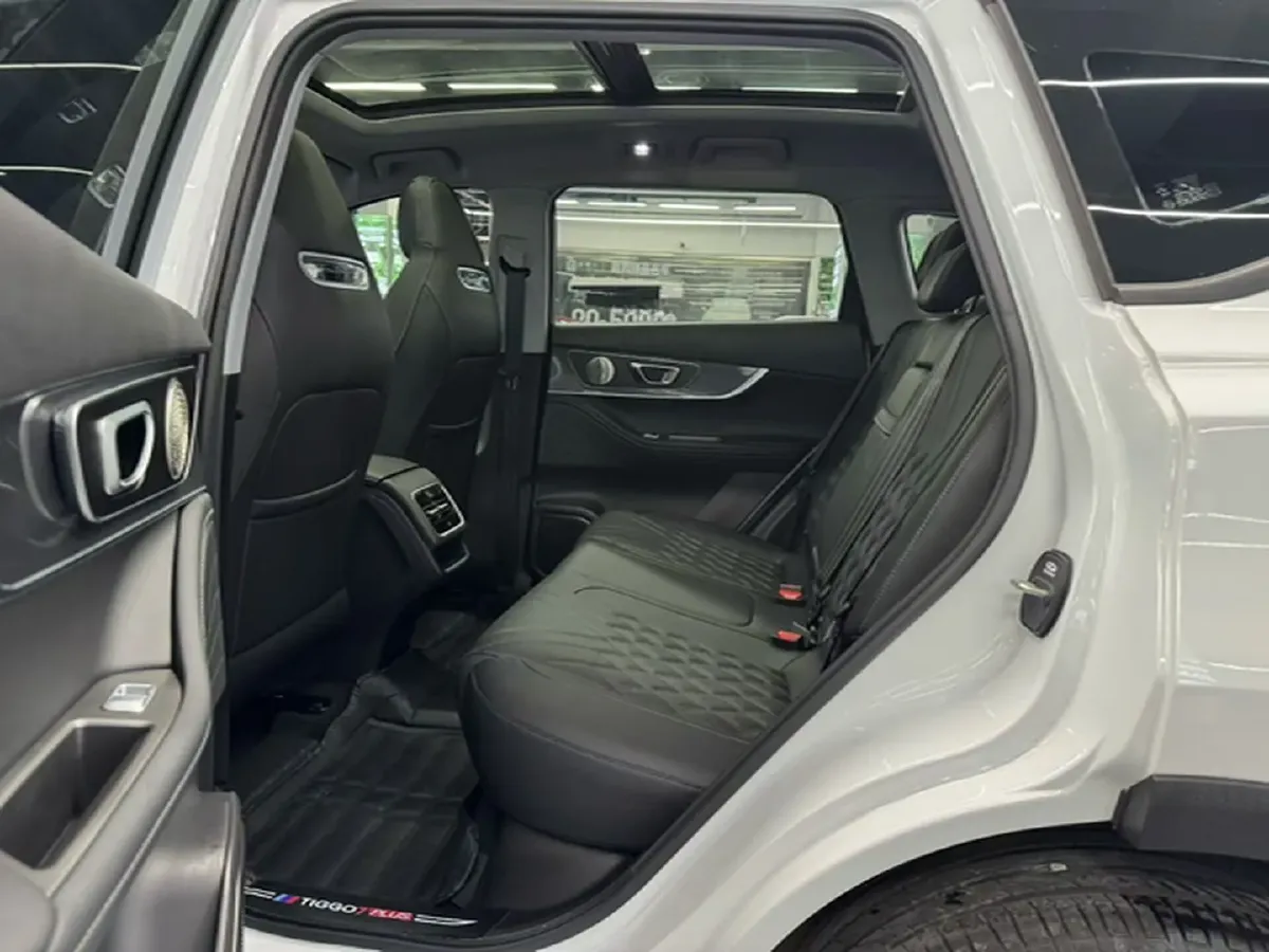 2023 Chery Tiggo 7 Plus 1.6T 197HP L4 7DCT,autocango,china used car exporter,china ev exporter,chinese used car exporter,chinese used ev exporter