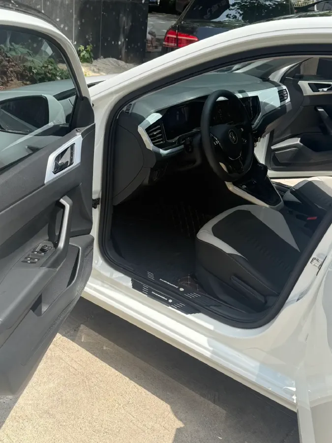 2023 Volkswagen Polo 1.5L 113HP L4 6AT,autocango,china used car exporter,china ev exporter,chinese used car exporter,chinese used ev exporter