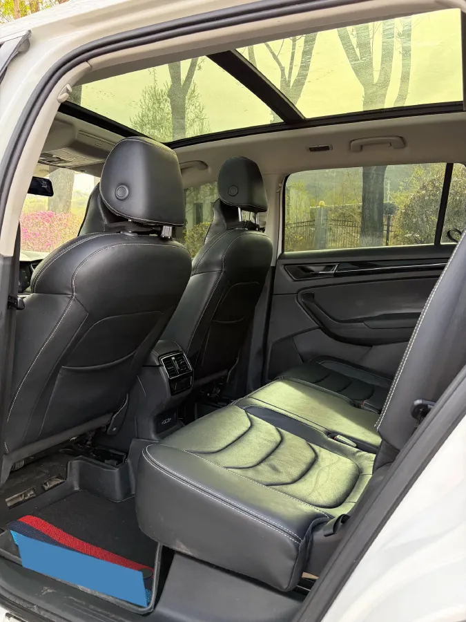 2019 Skoda Superb 2.0T 220HP L4 7DCT,autocango,china used car exporter,china ev exporter,chinese used car exporter,chinese used ev exporter