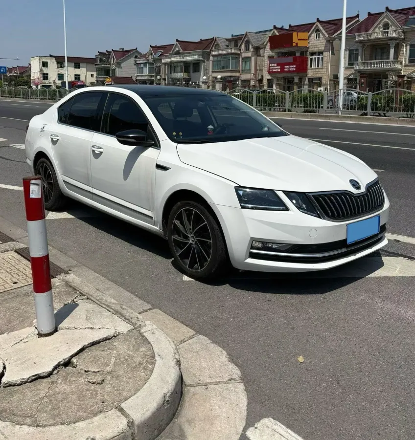 2019 Skoda Octavia 1.4T 150HP L4 7DCT,autocango,china used car exporter,china ev exporter,chinese used car exporter,chinese used ev exporter