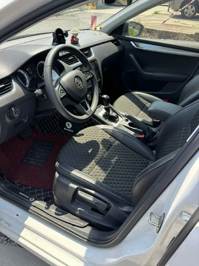 2019 Skoda Octavia 1.4T 150HP L4 7DCT,autocango,china used car exporter,china ev exporter,chinese used car exporter,chinese used ev exporter