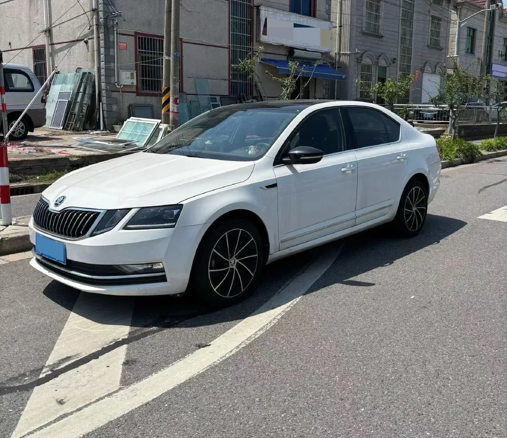 2019 Skoda Octavia 1.4T 150HP L4 7DCT,autocango,china used car exporter,china ev exporter,chinese used car exporter,chinese used ev exporter