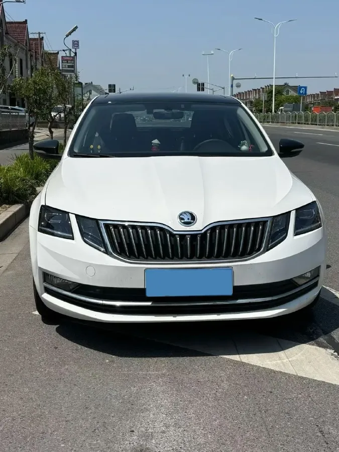 2019 Skoda Octavia 1.4T 150HP L4 7DCT,autocango,china used car exporter,china ev exporter,chinese used car exporter,chinese used ev exporter
