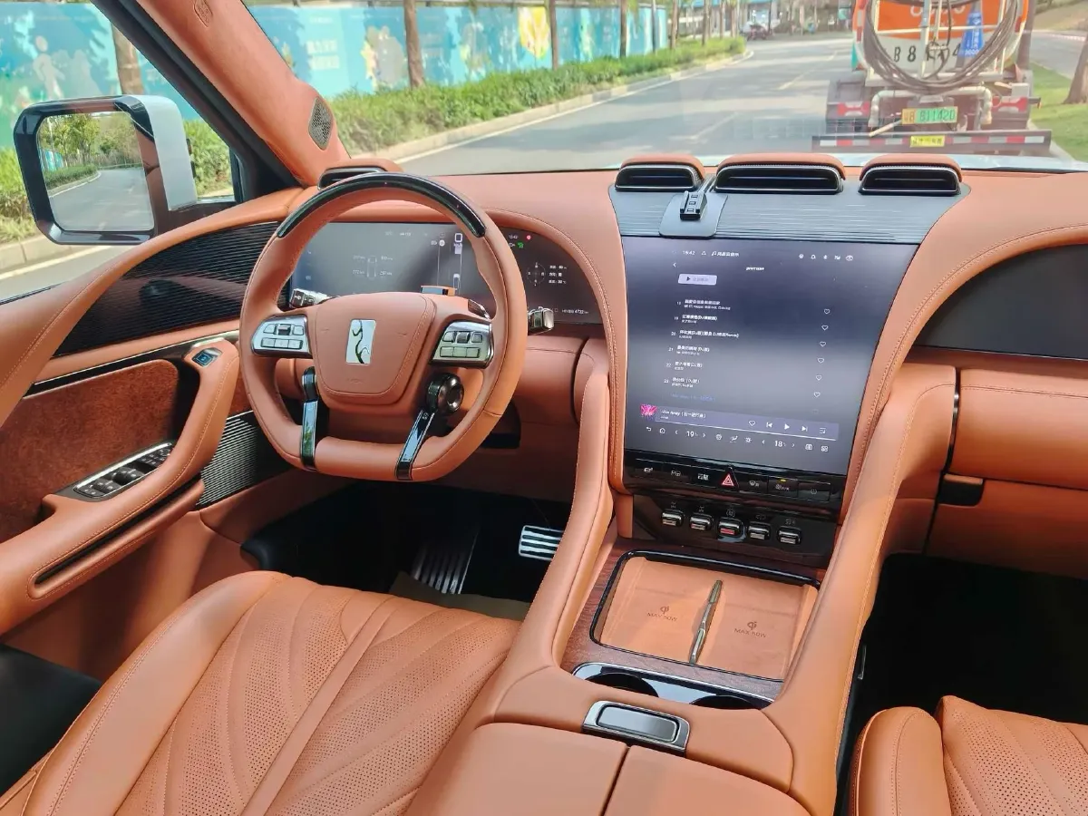 2023 YangWang U8 2.0T 272HP L4 REEV 49.05KWH,autocango,china used car exporter,china ev exporter,chinese used car exporter,chinese used ev exporter