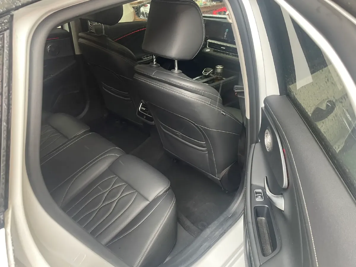 2024 Chery Arrizo 8 2.0T 254HP L4 7DCT,autocango,china used car exporter,china ev exporter,chinese used car exporter,chinese used ev exporter