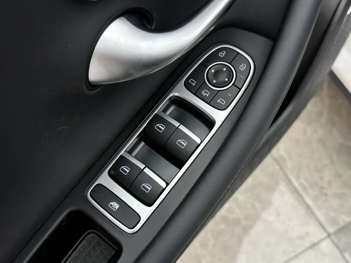 2025 Chery Arrizo 8 2.0T 254HP L4 7DCT,autocango,china used car exporter,china ev exporter,chinese used car exporter,chinese used ev exporter