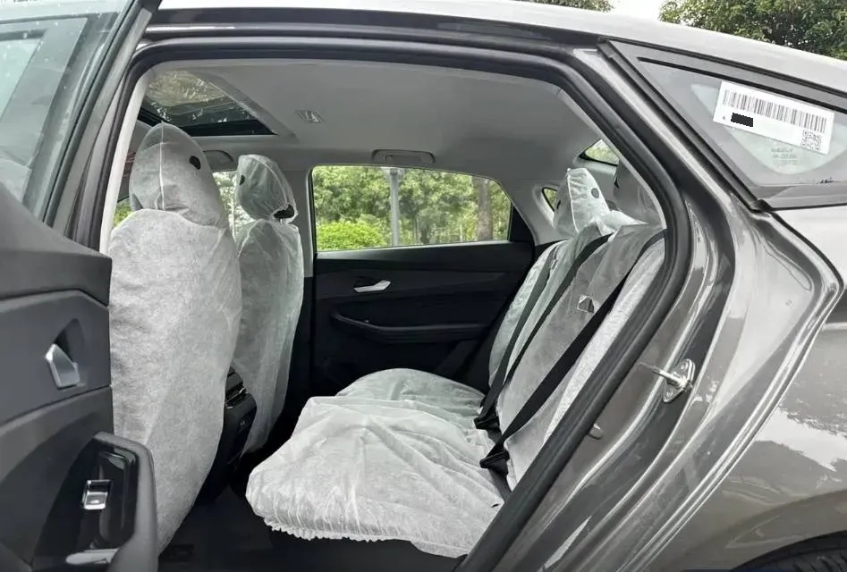 2024 Geely Binray 1.5T 181HP L4 7DCT,autocango,china used car exporter,china ev exporter,chinese used car exporter,chinese used ev exporter