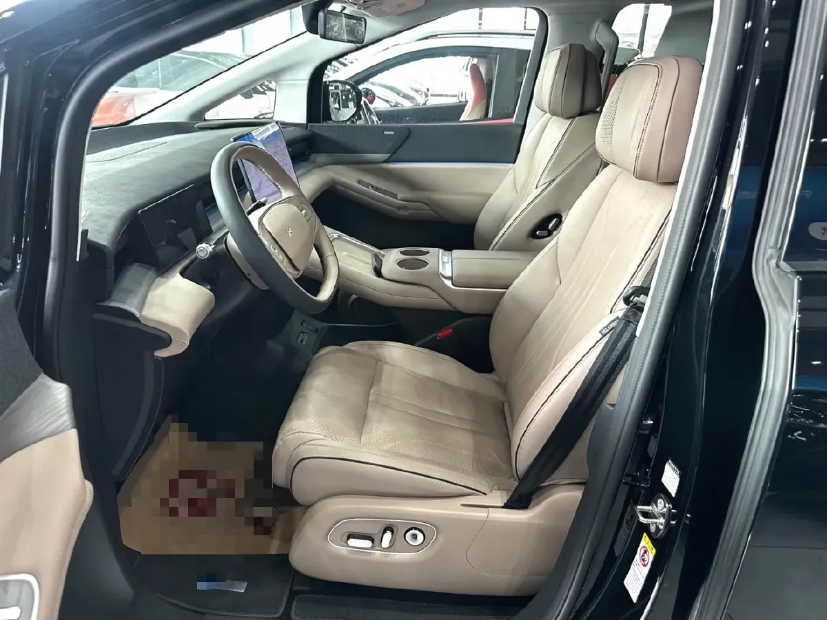 2024 Xpeng X9 BEV 84.5KWH,autocango,china used car exporter,china ev exporter,chinese used car exporter,chinese used ev exporter