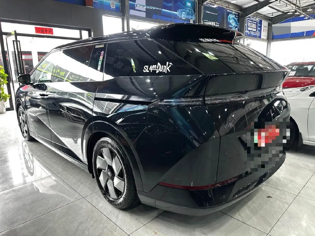 2024 Xpeng X9 BEV 84.5KWH,autocango,china used car exporter,china ev exporter,chinese used car exporter,chinese used ev exporter